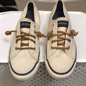 Sperry boat shoes cream, brown laces size 7 womens